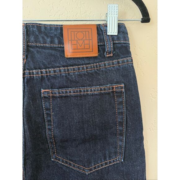 Toteme Barrel Leg Jeans - Picture 6 of 10